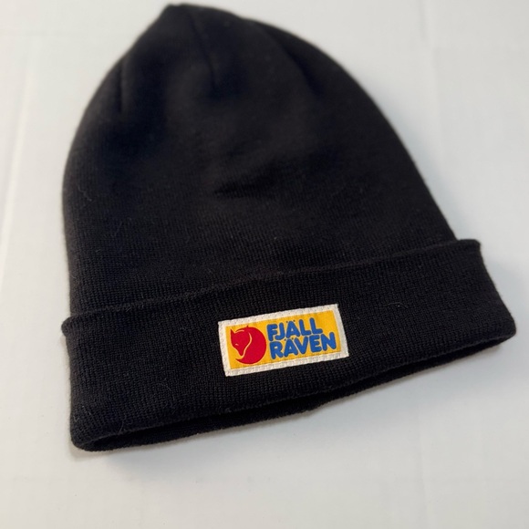 Fjallraven Black Beanie with Logo Patch - Picture 1 of 3